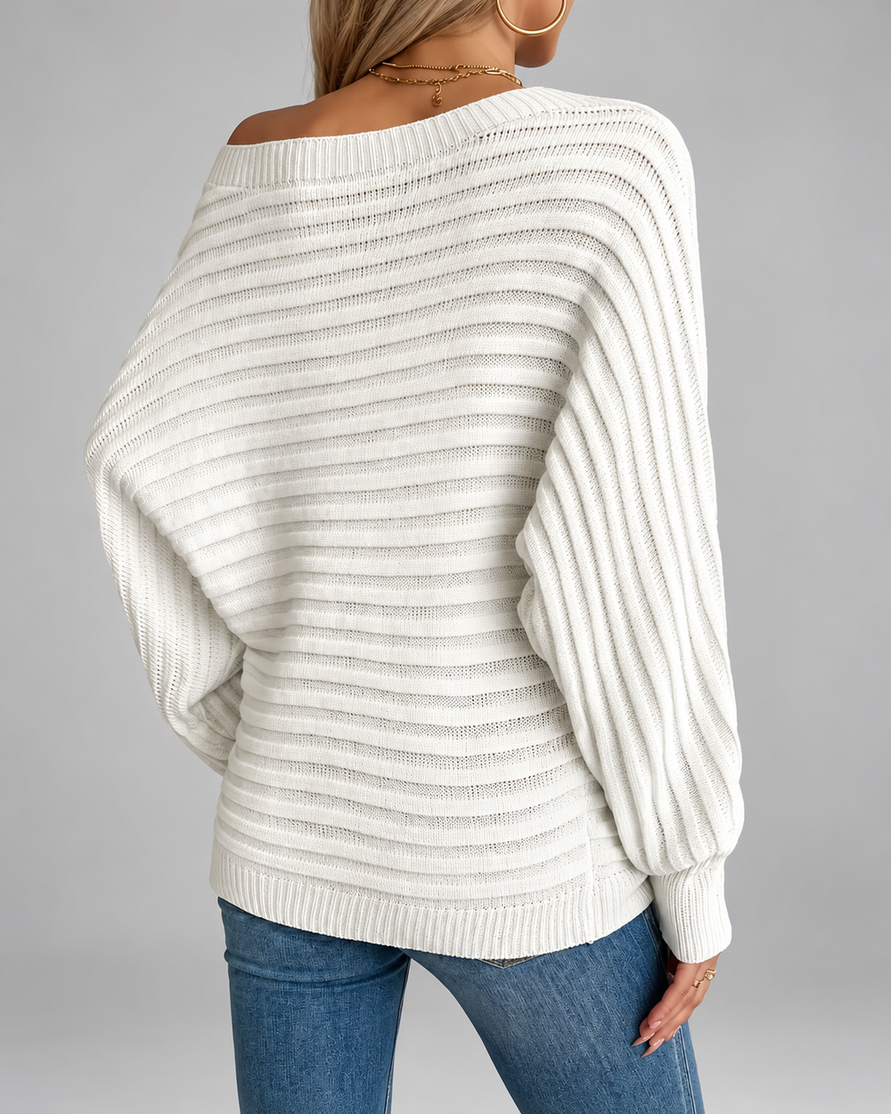 Schulterfreier Rippstrick-Pullover mit Fledermausärmeln