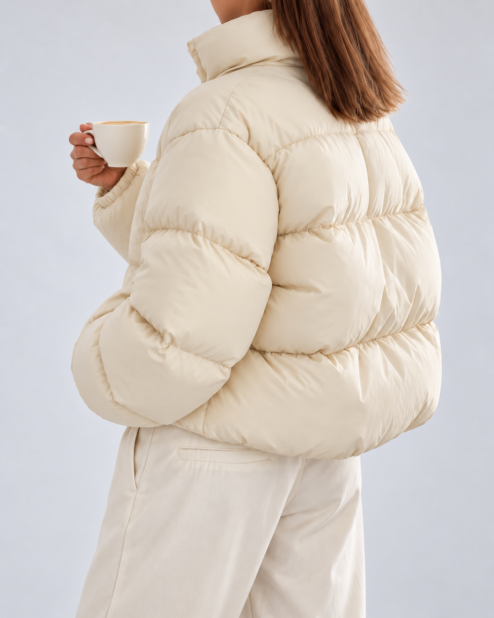 Kurze wattierte Oversize-Steppjacke mit Stehkragen