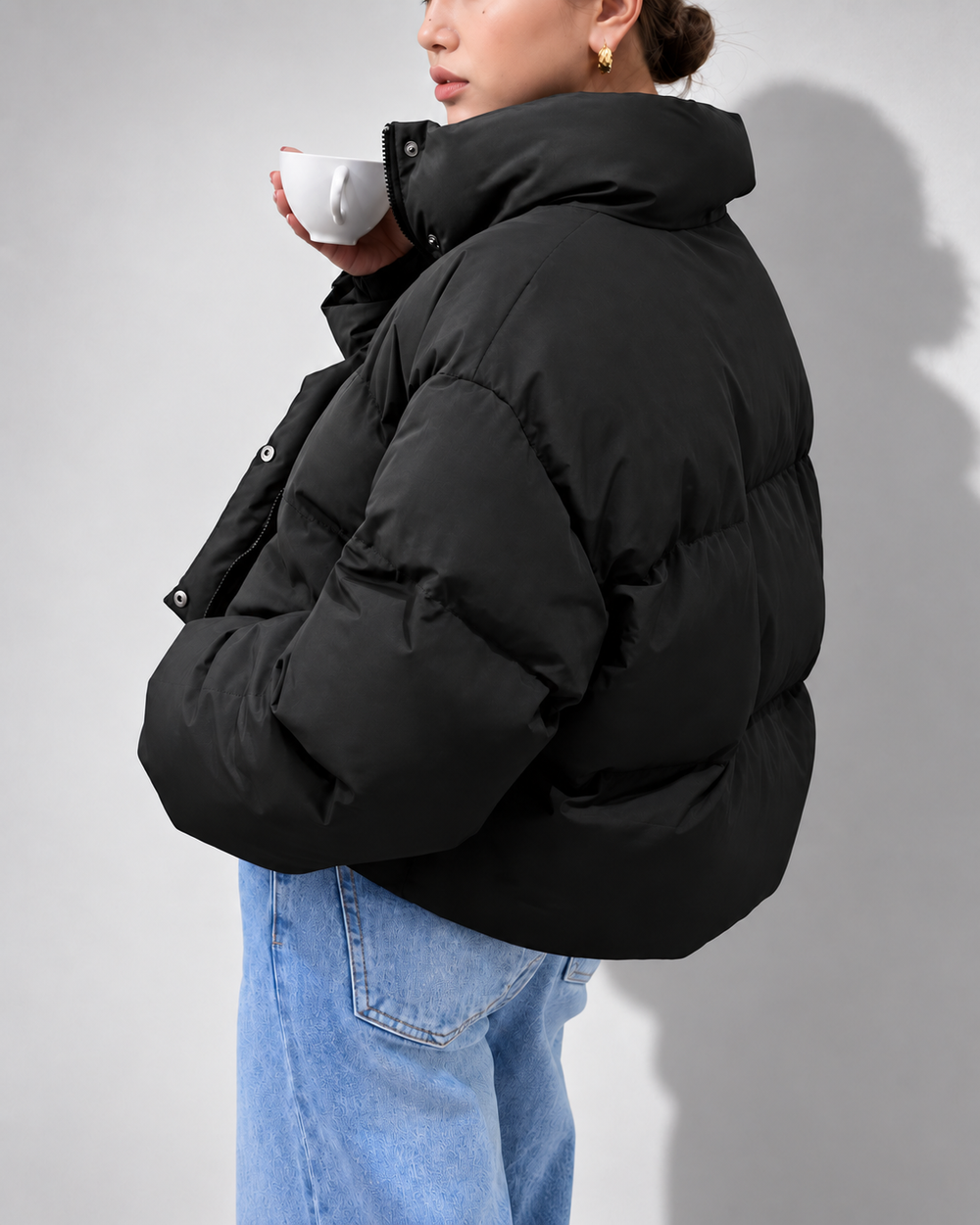 Wattierte Oversize-Steppjacke mit Trichterkragen und Reißverschluss vorne