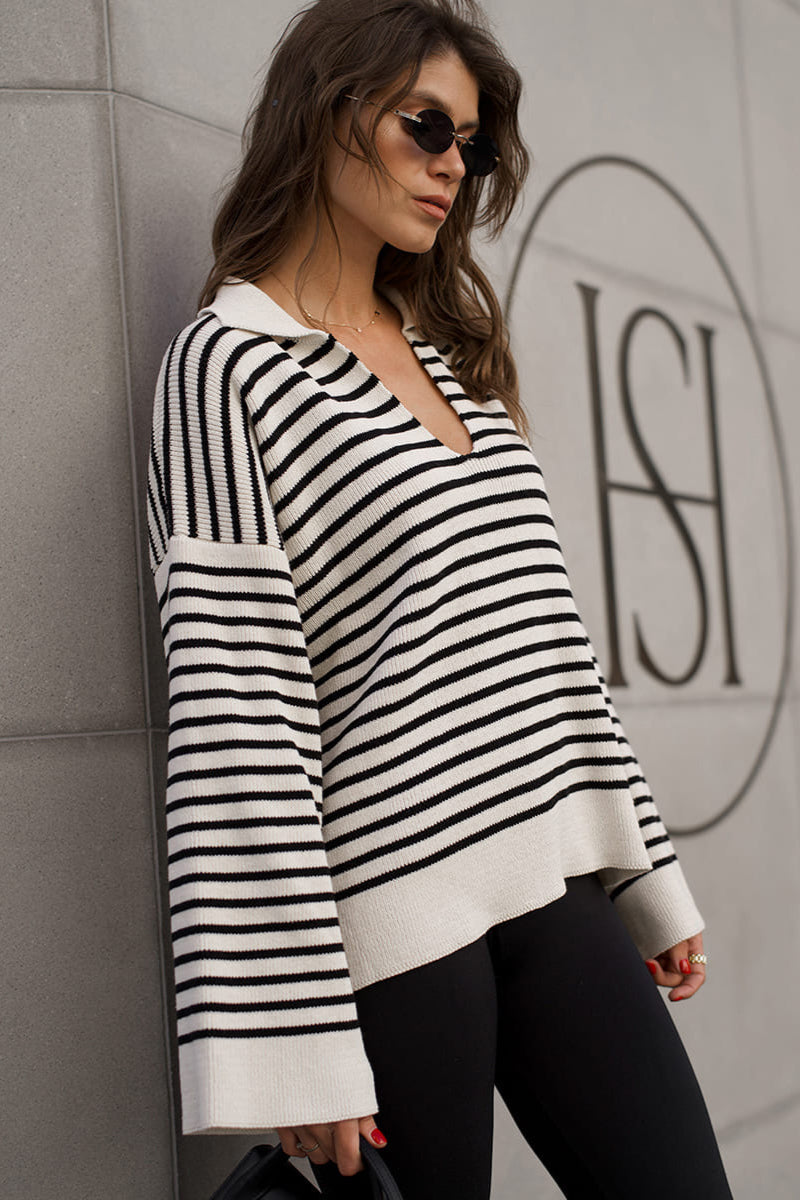 Locker geschnittener Pullover mit Streifenmuster und Strickstruktur
