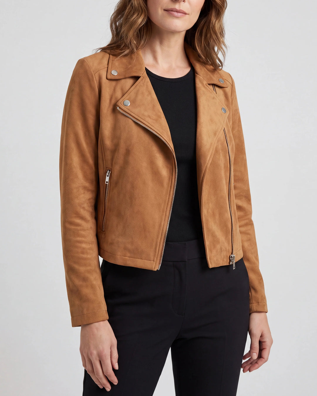 Kurze Bikerjacke mit Reißverschluss vorne und Reverskragen