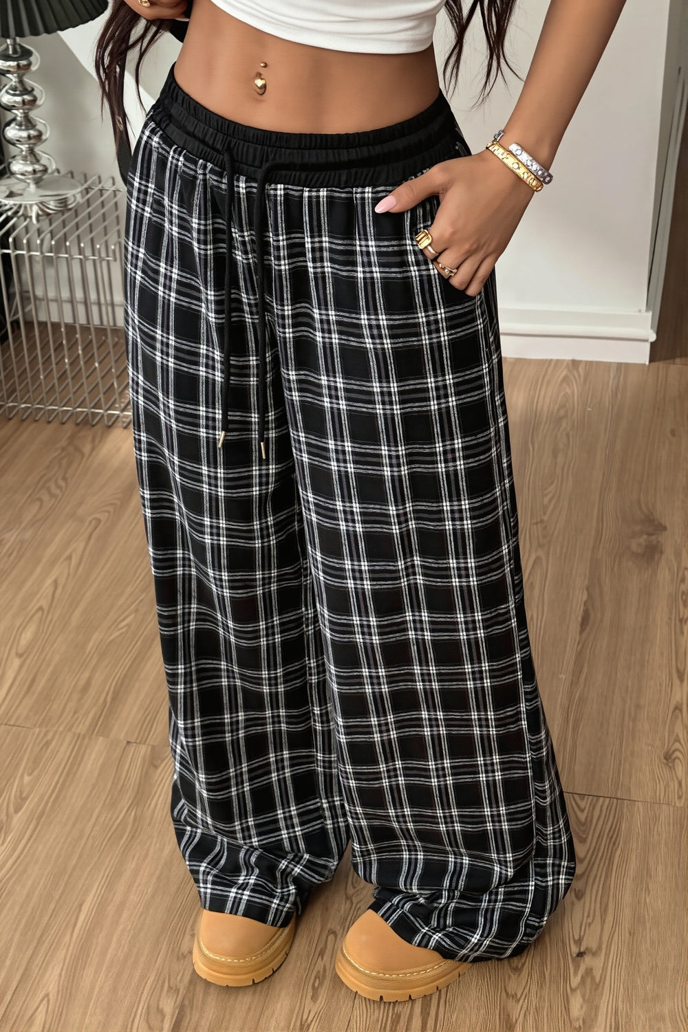 Hose mit weitem Bein, Bindedetail und Karomuster