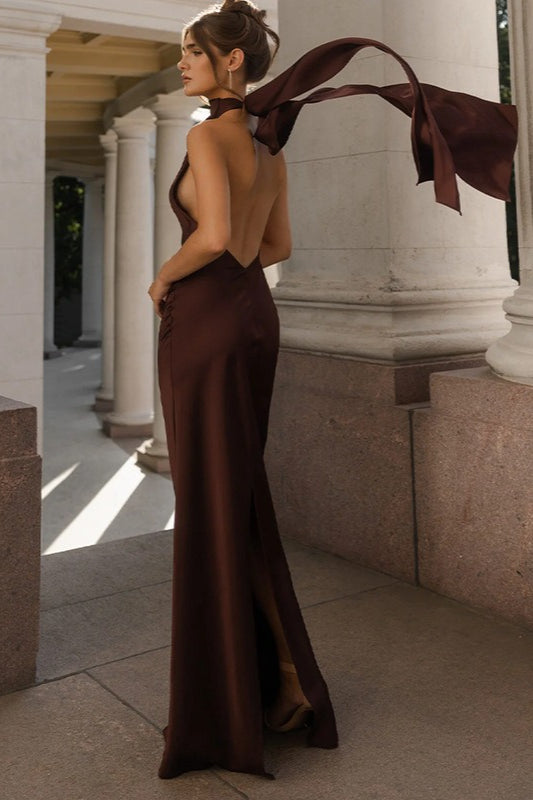 Rückenfreies Maxikleid mit Satinoptik