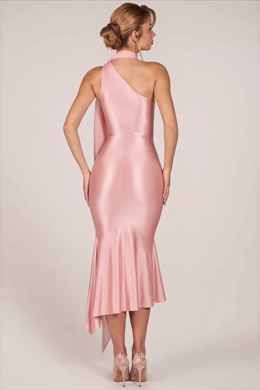 Maxikleid mit Ein-Schulter-Design, Netzdetails und Satinoptik