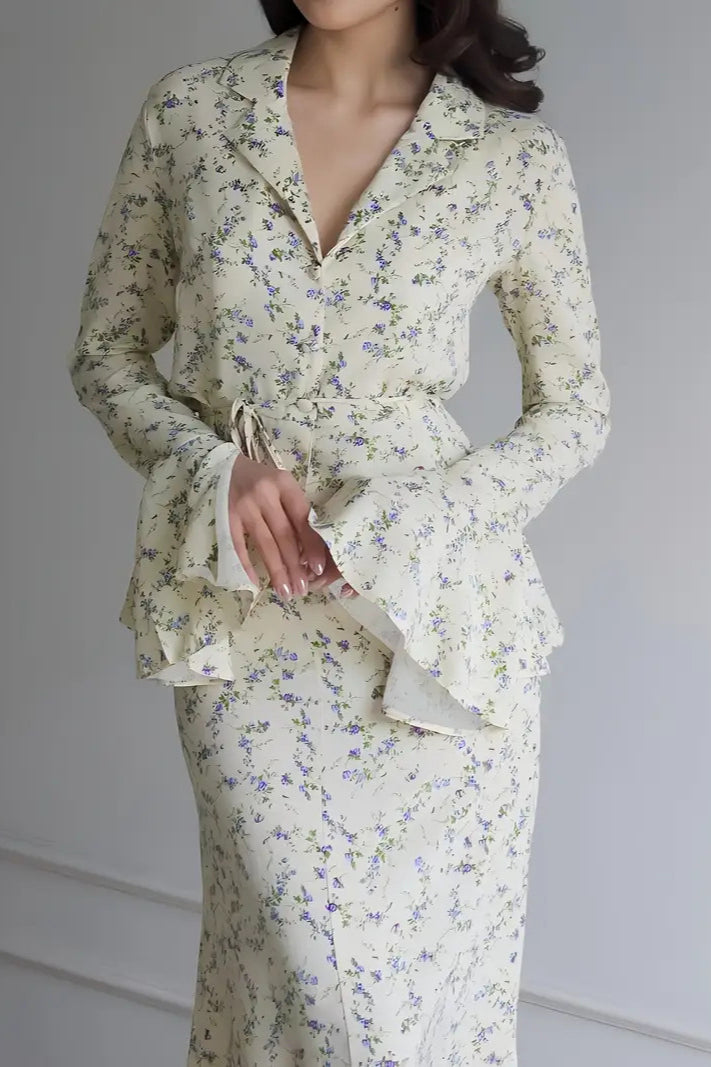 Zweiteiliges Set mit langen Ärmeln und Blumenmuster