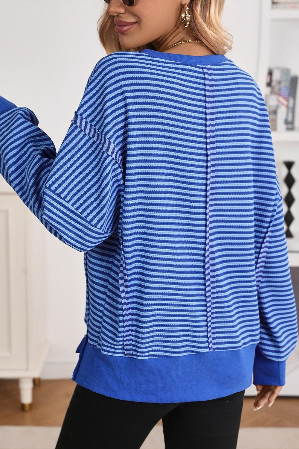 Locker geschnittenes Sweatshirt mit Streifenmuster und Farbblockmuster