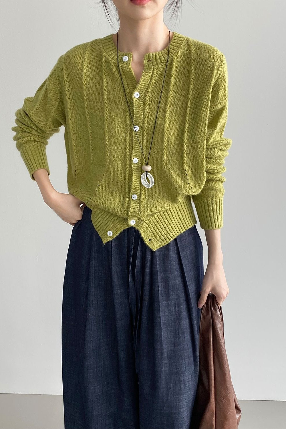 Strickjacke mit Strickstruktur und Wolle