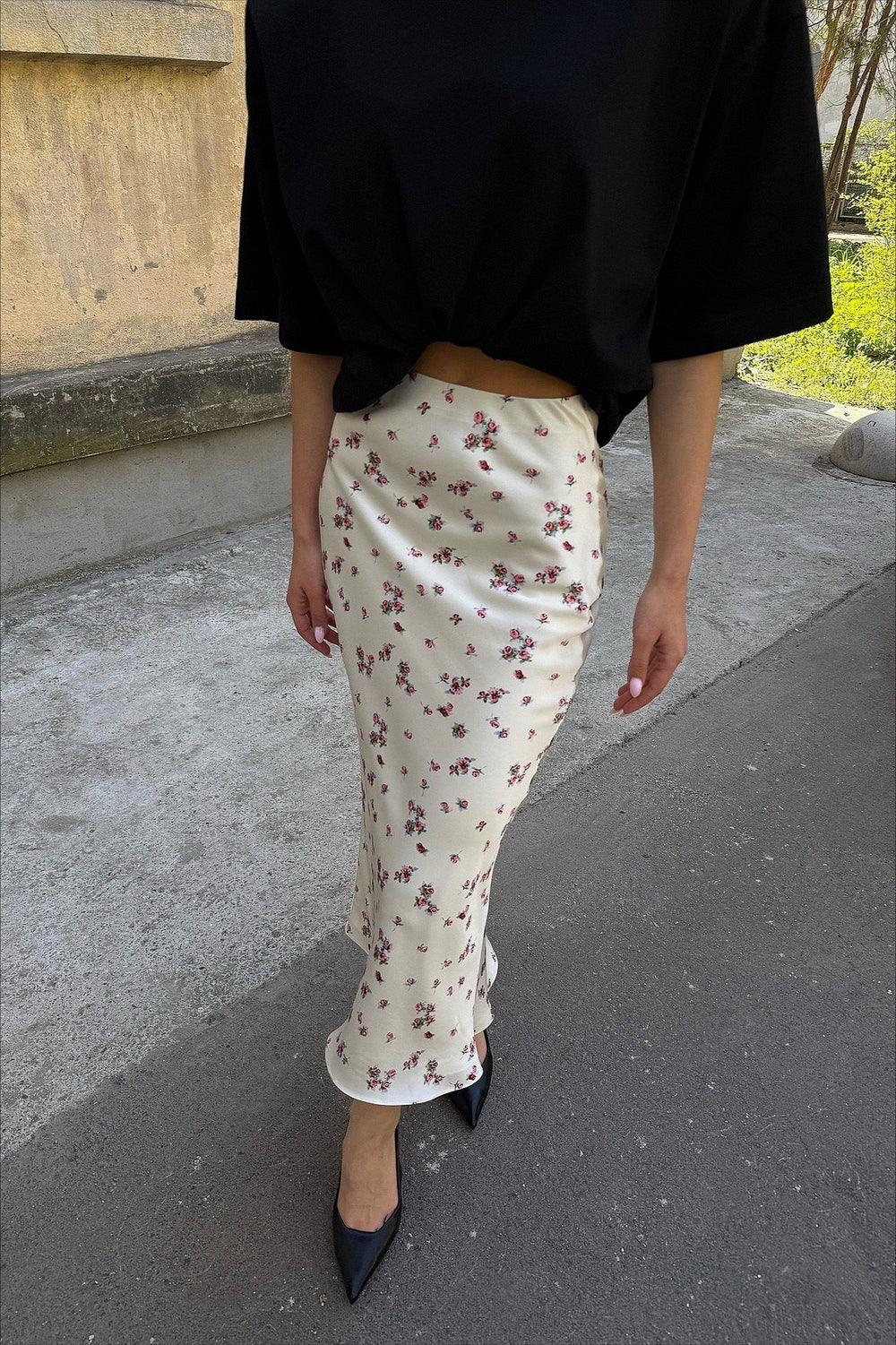 Rock mit hoher Taille und Blumenmuster in Weiß