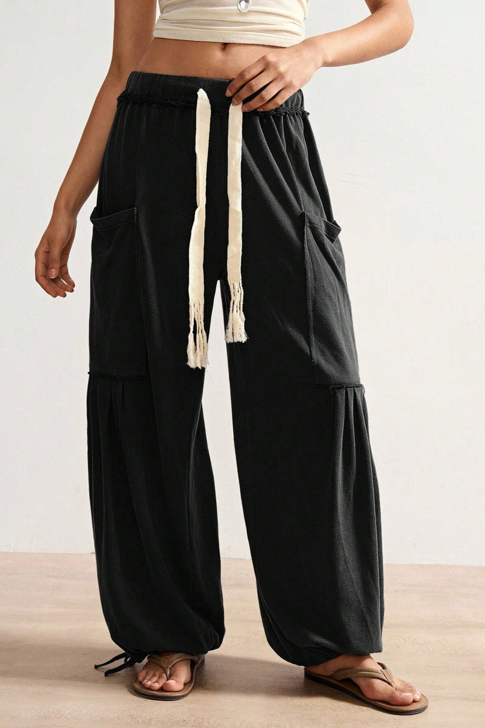 Hose mit weitem Bein und Bindedetail