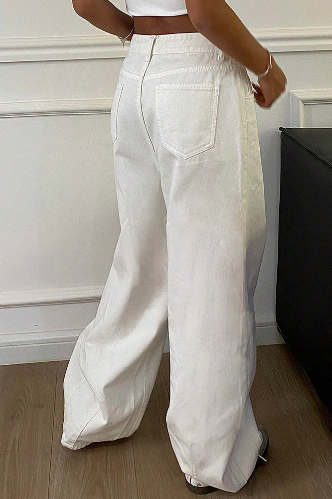 Locker geschnittene Jeans mit hoher Taille