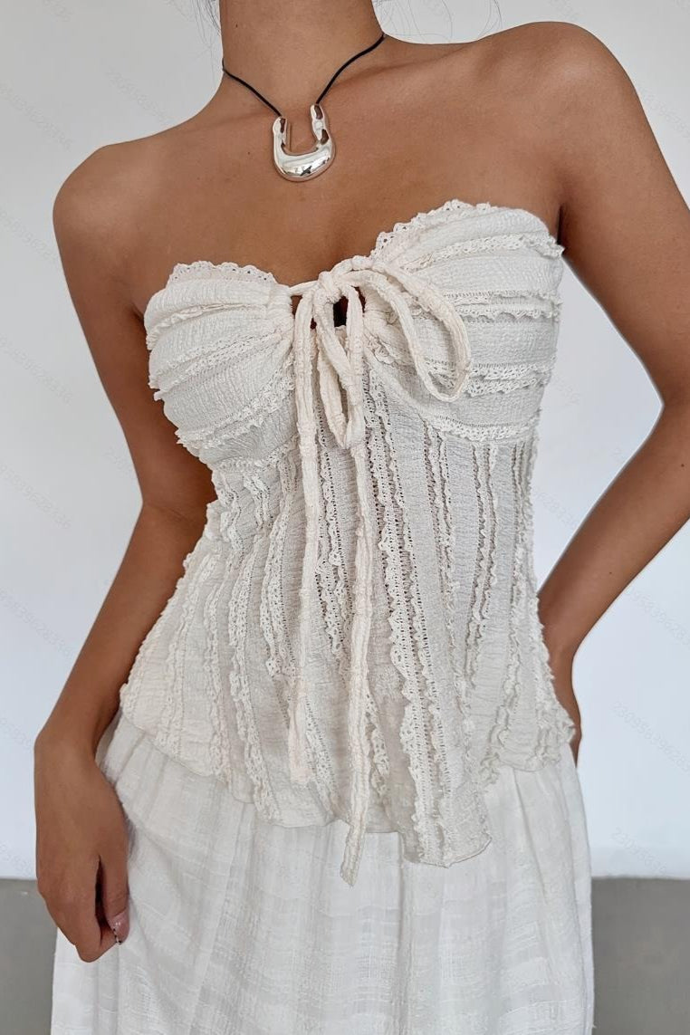 Trägerlose Bluse mit Rüschen