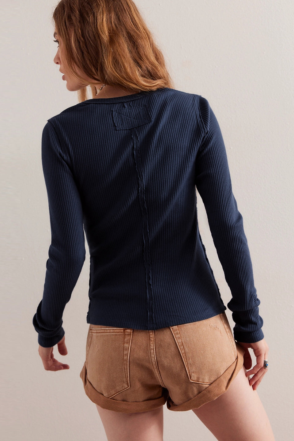 Strickjacke mit Rundhalsausschnitt und Strickstruktur