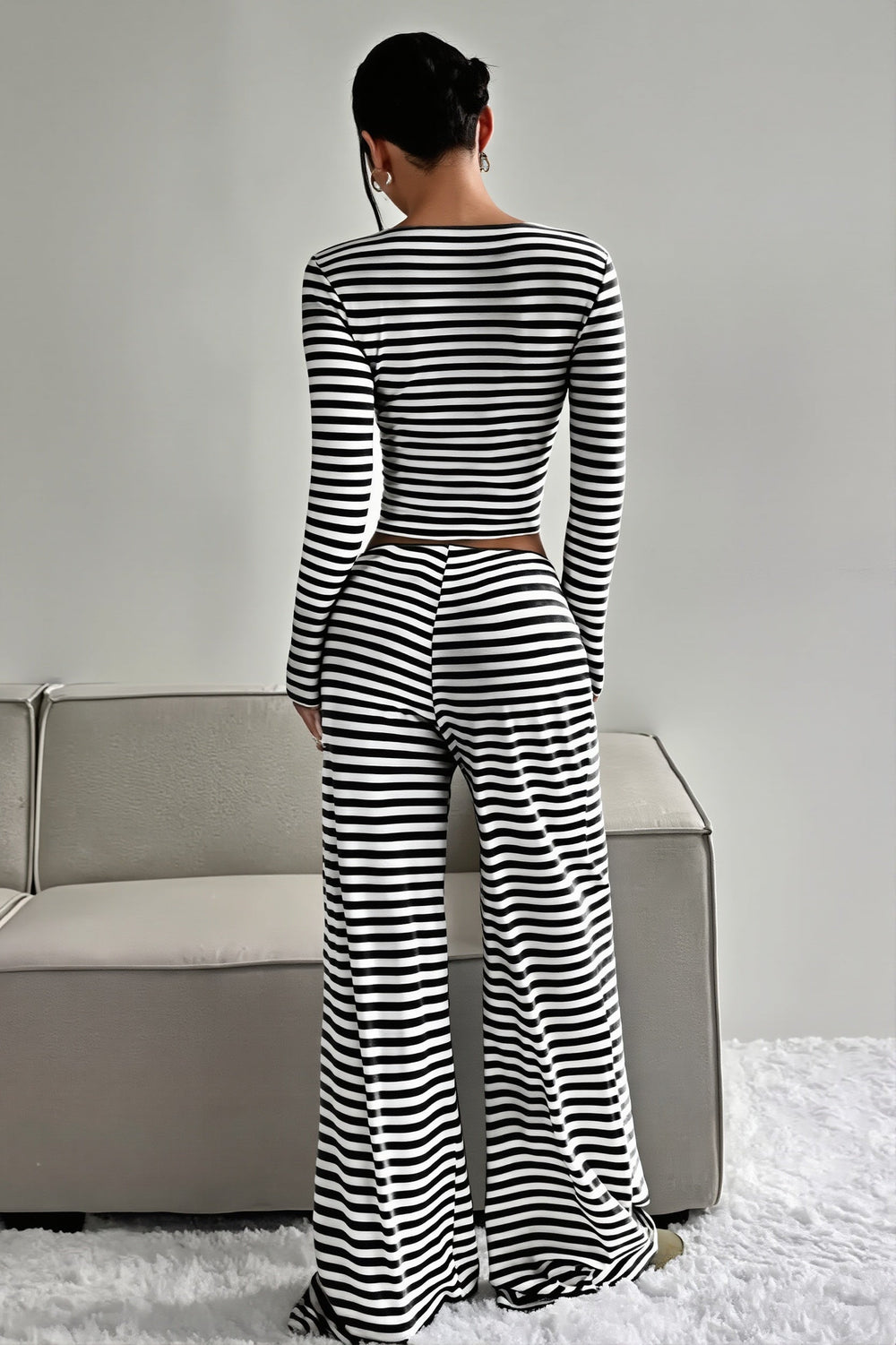 Zweiteiliges Set mit weitem Bein, hoher Taille und Streifenmuster