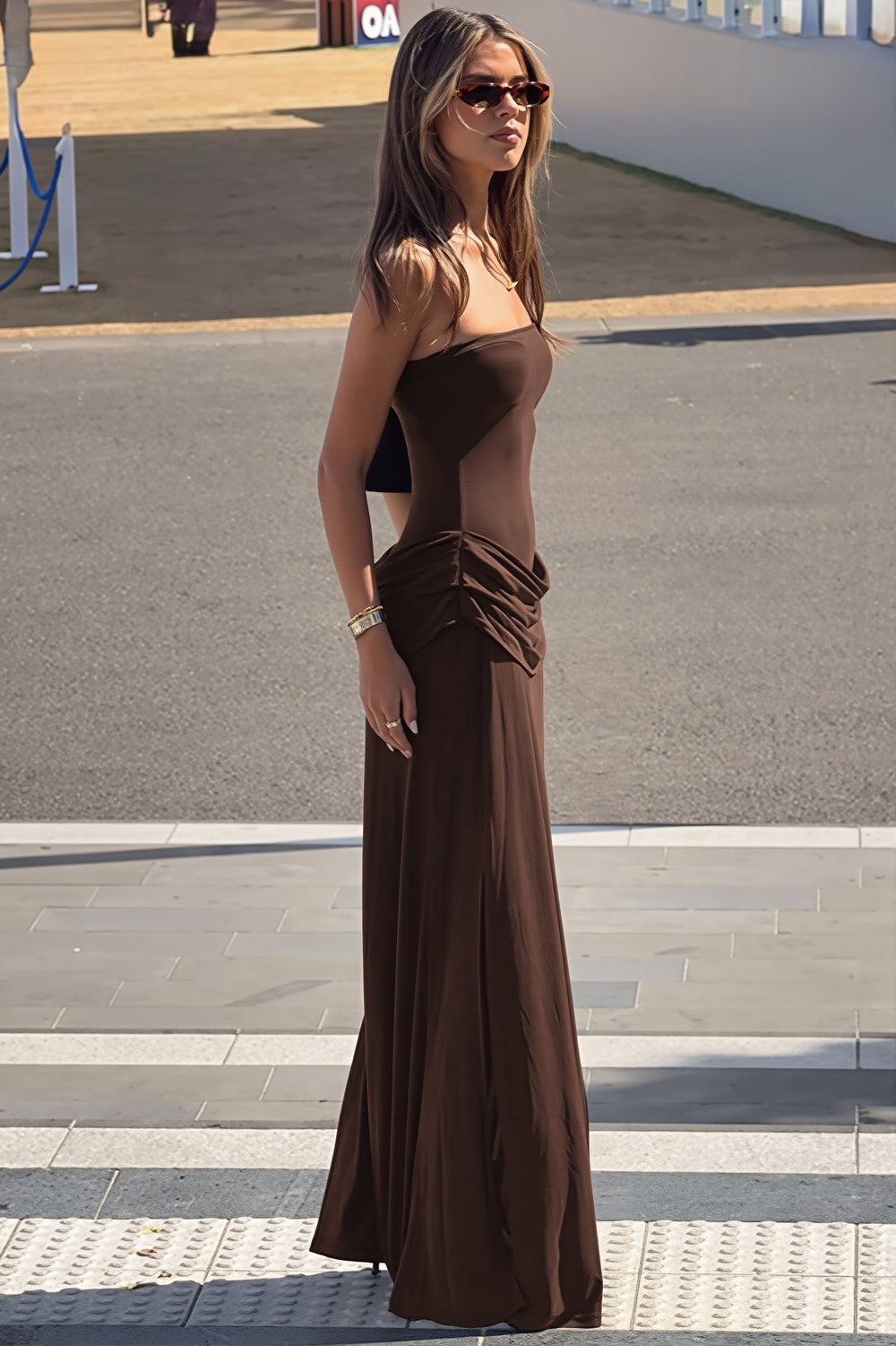 Trägerloses Maxikleid mit Raffung