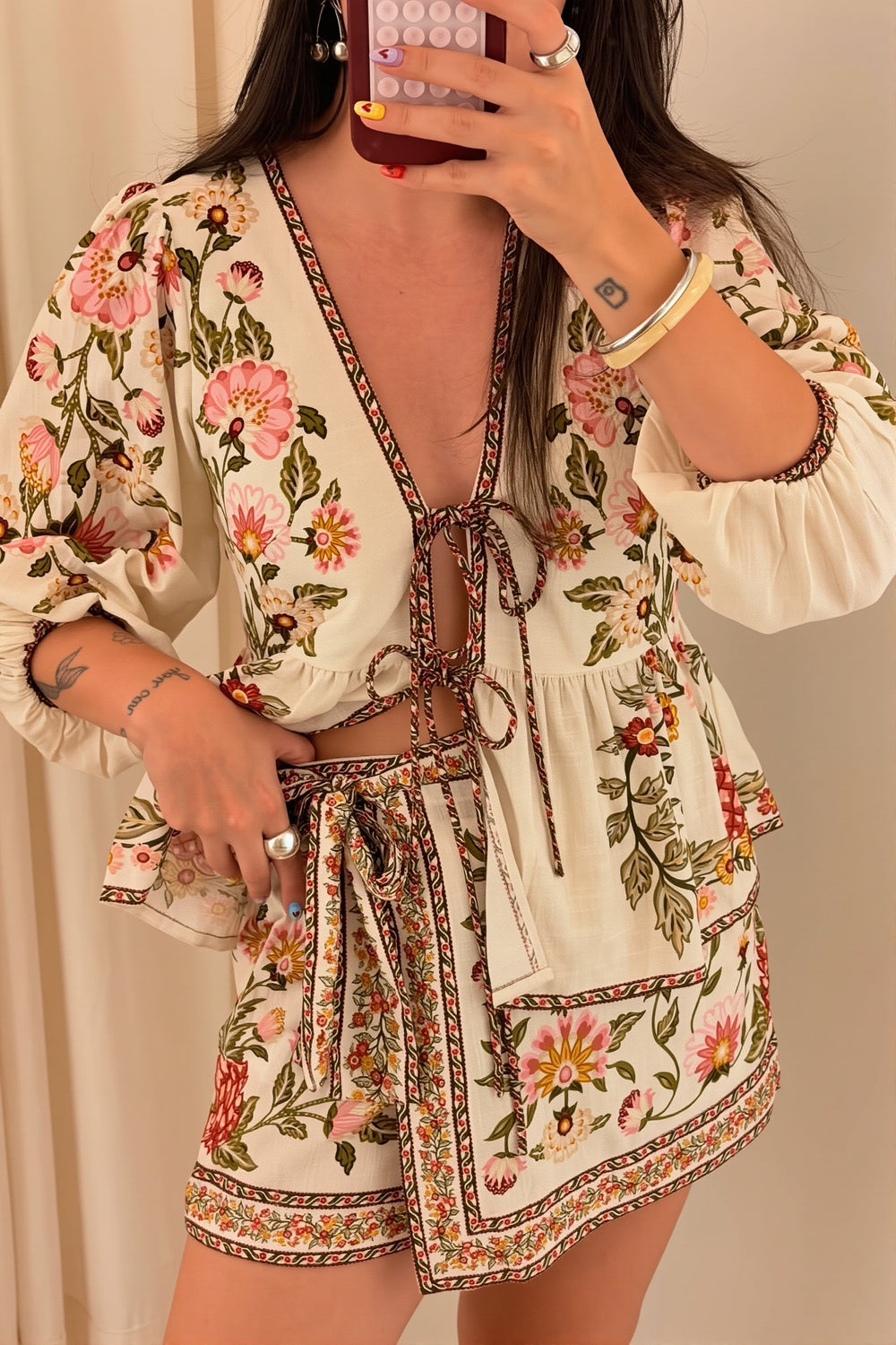 Set mit Bindedetail, Blumenmuster und Leinen