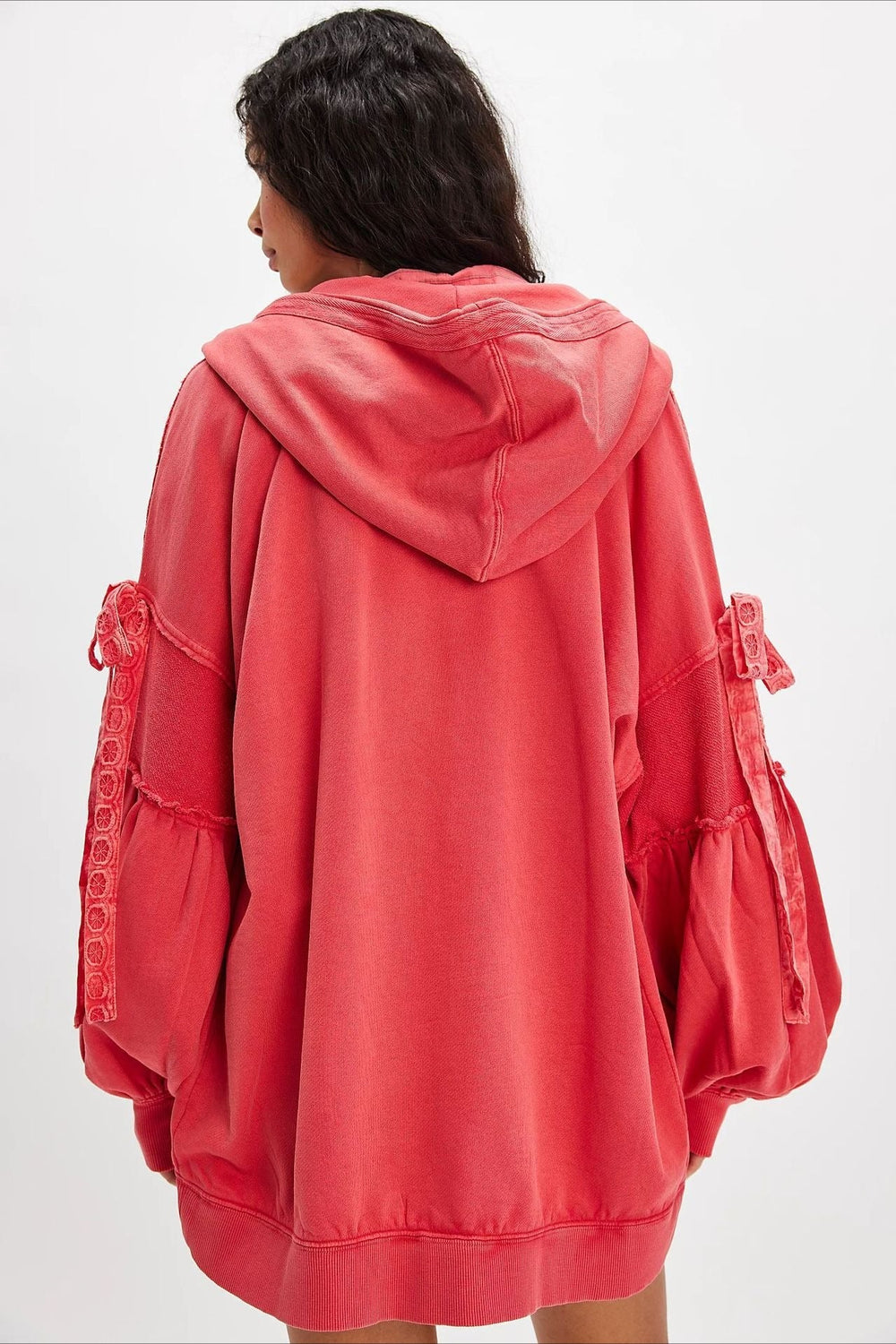 Locker geschnittener Hoodie mit Reißverschluss und Spitze