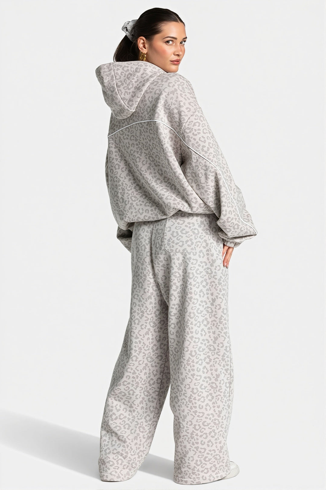 Zweiteiliges Set mit Leopardenmuster