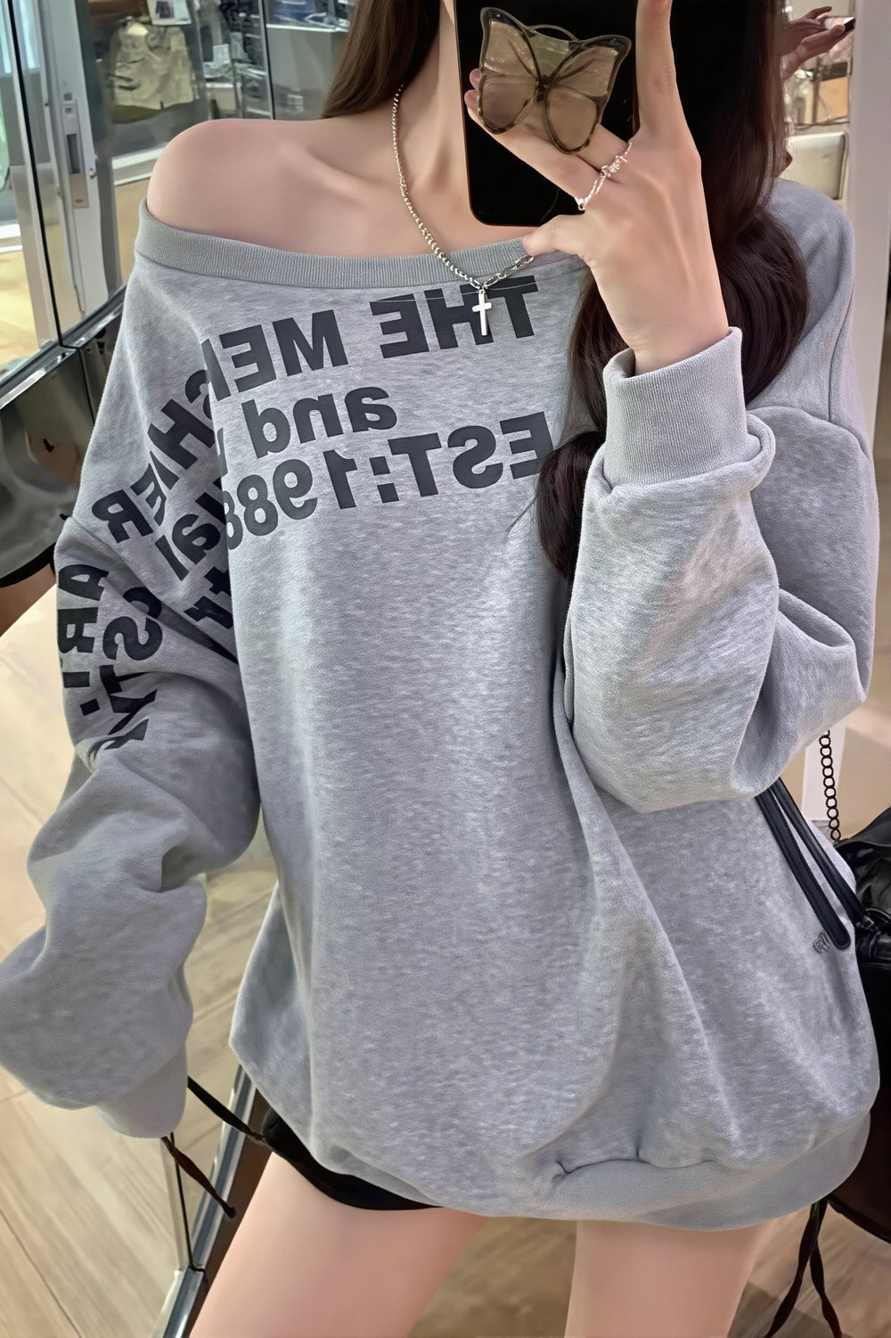 Schulterfreies Sweatshirt mit Schriftprint