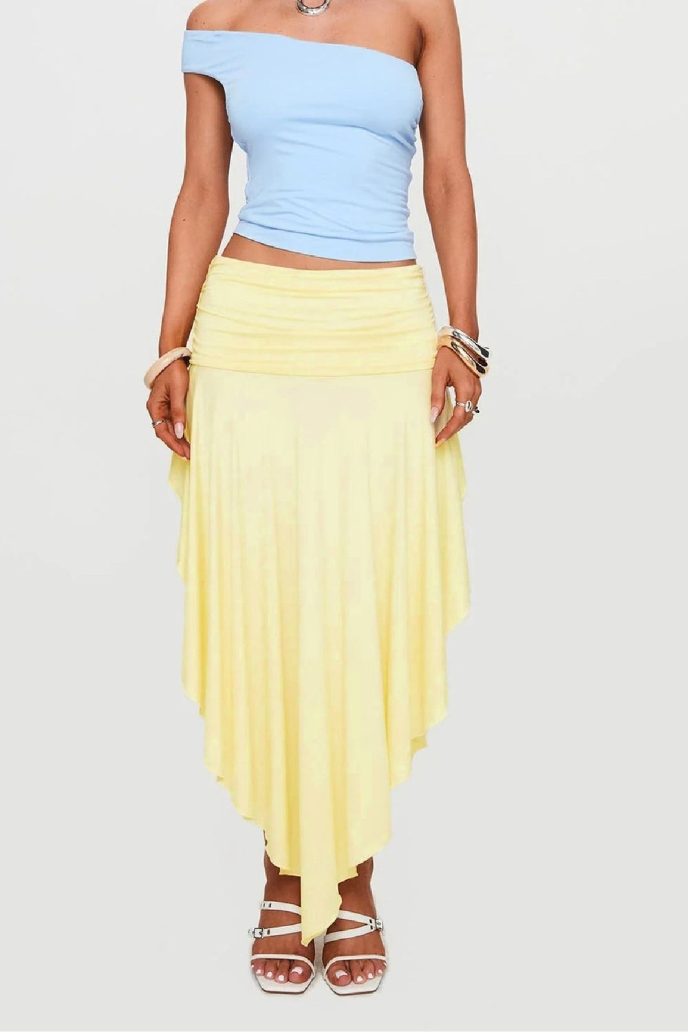 Asymmetrischer Rock mit hoher Taille und Schlitz in Gelb