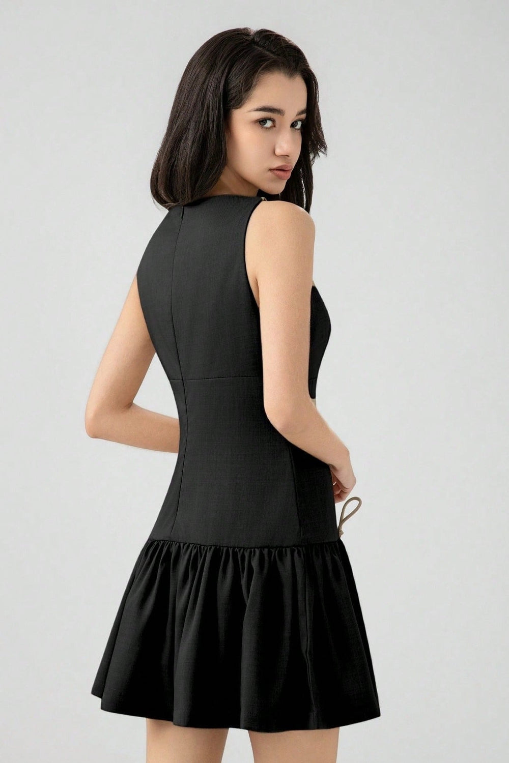 Ärmelloses Minikleid mit Schleifendetail