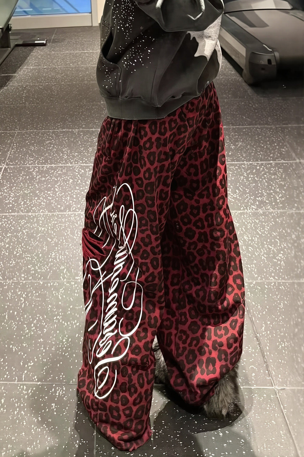 Hose mit Leopardenmuster