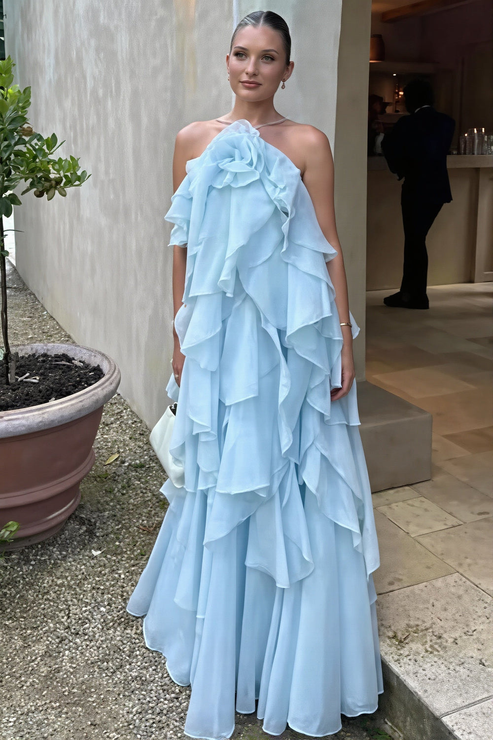 Maxikleid mit Neckholder und Blumenmuster in Rot – Ausführung 2