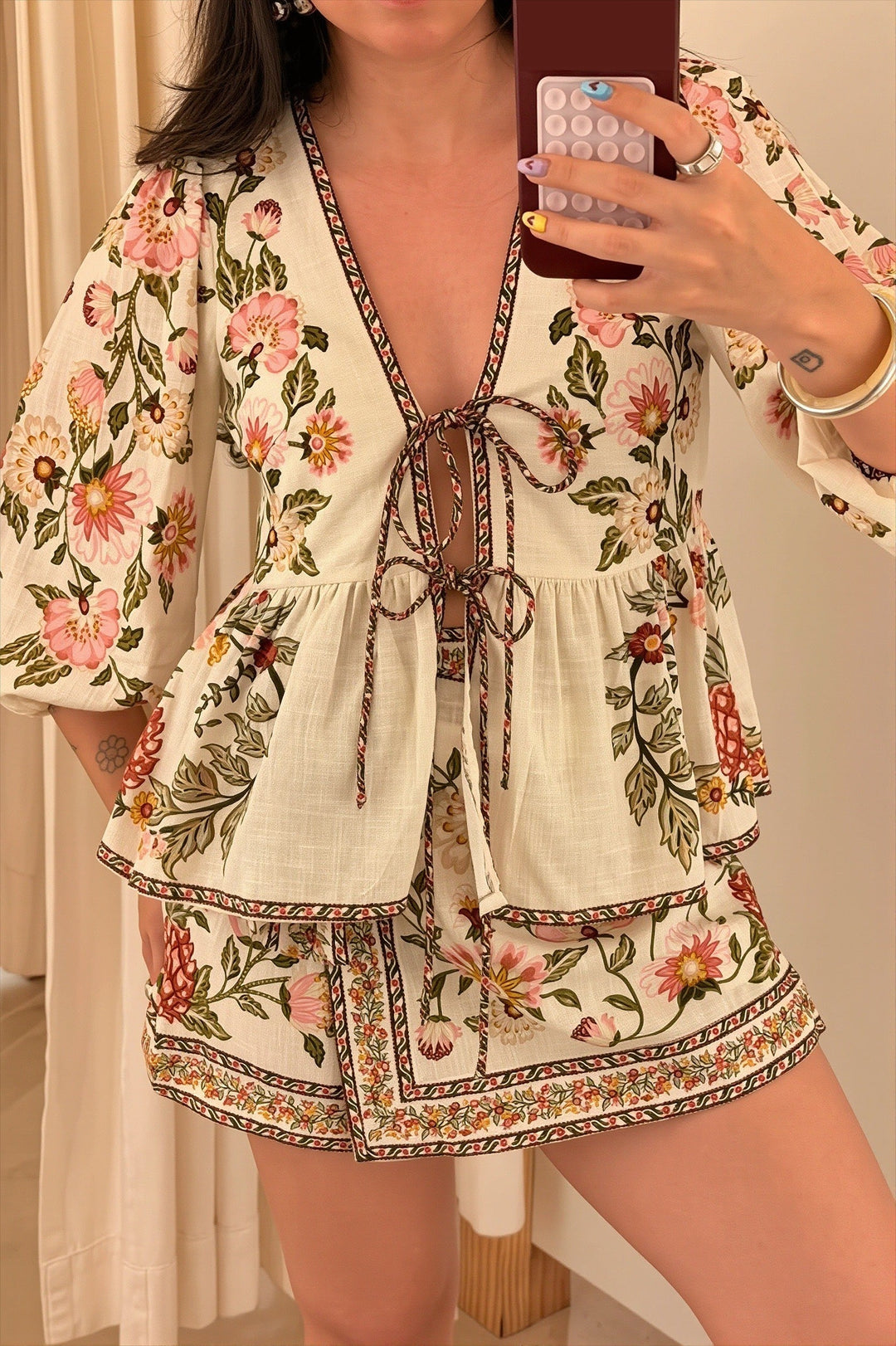 Set mit Bindedetail, Blumenmuster und Leinen