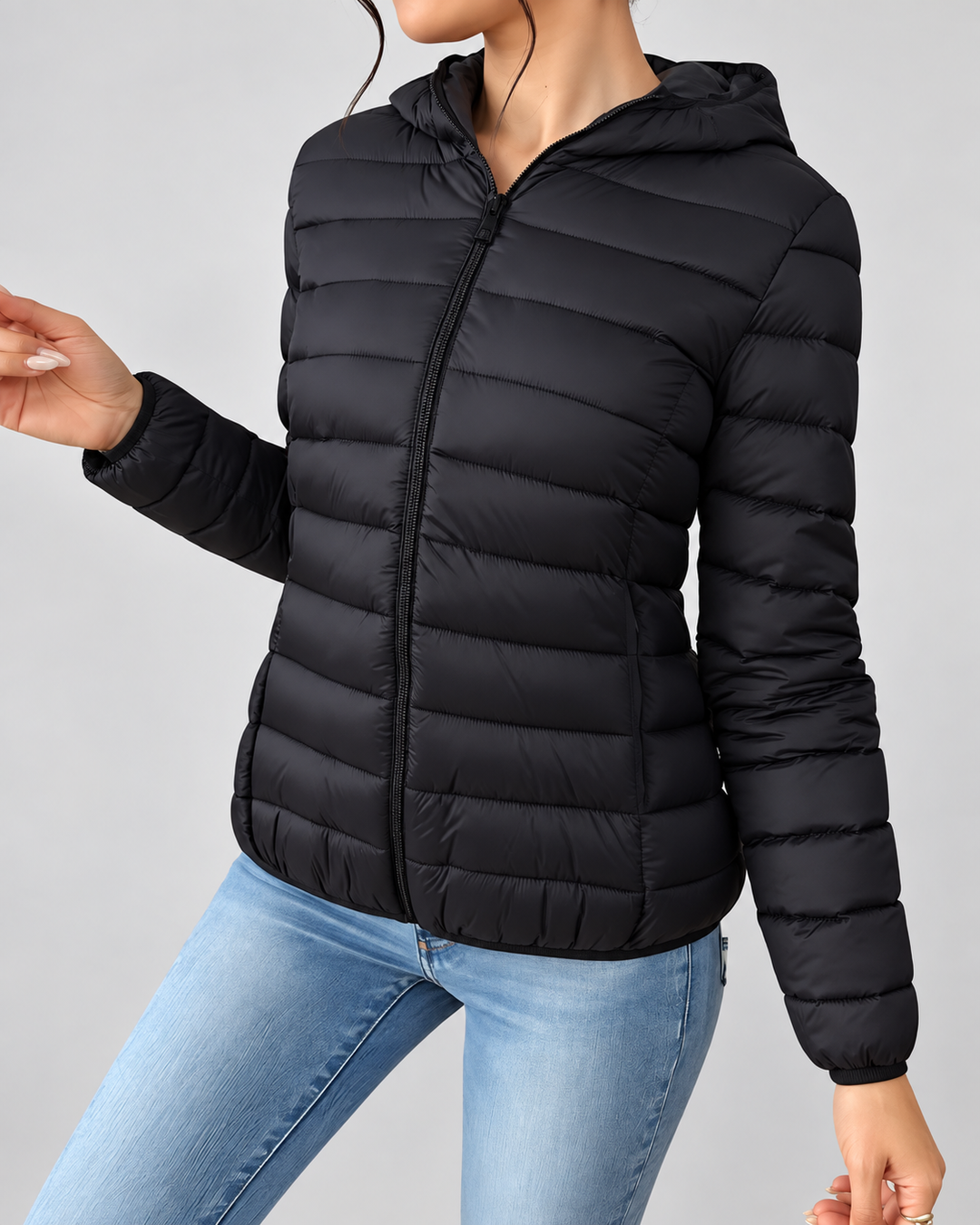 Schmale Steppjacke mit Kapuze und Reißverschluss vorne