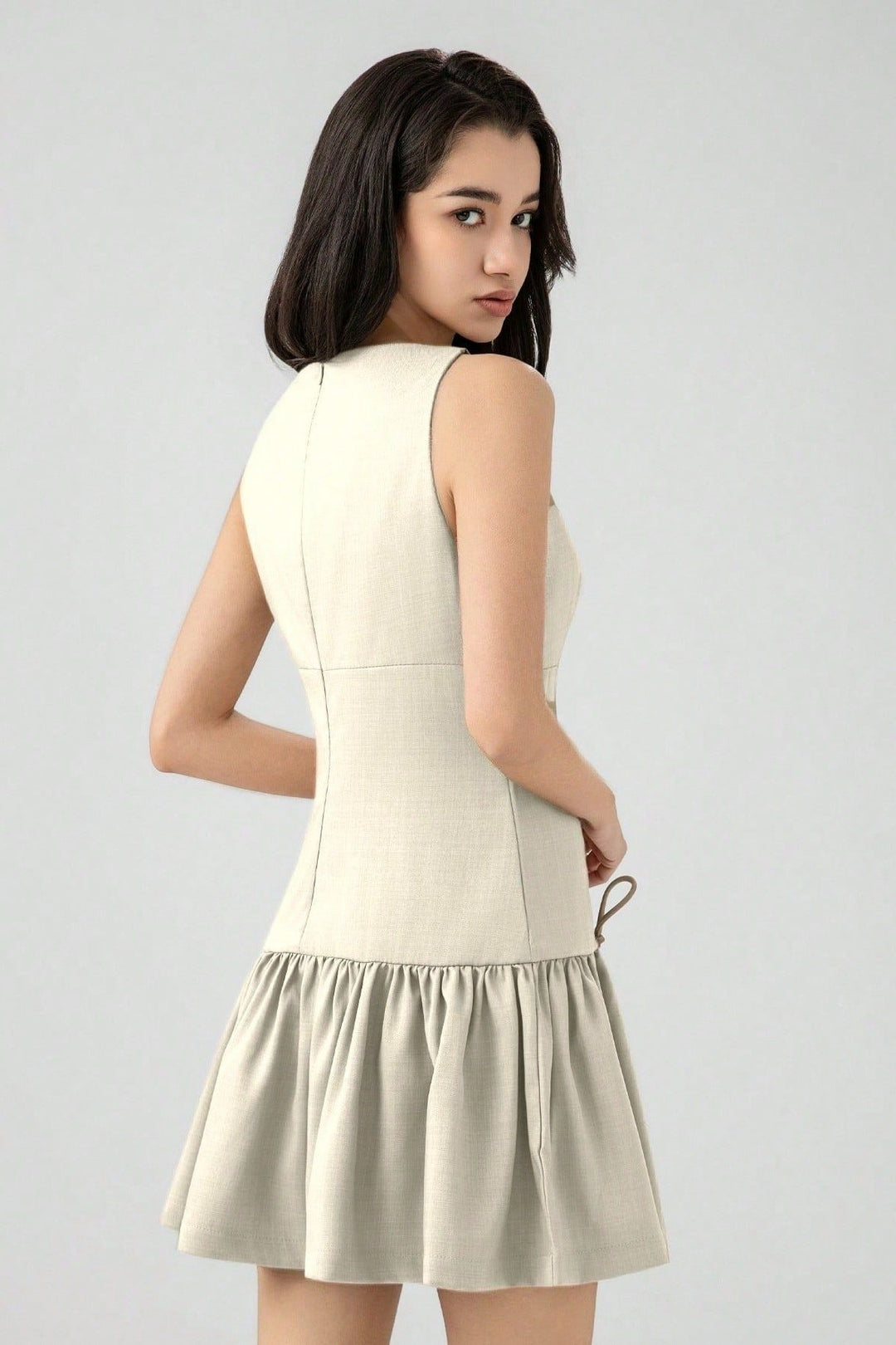 Ärmelloses Minikleid mit Schleifendetail