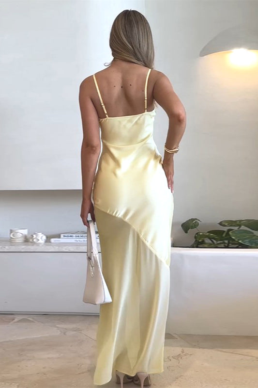 Figurbetontes Maxikleid mit Netzdetails und Satinoptik
