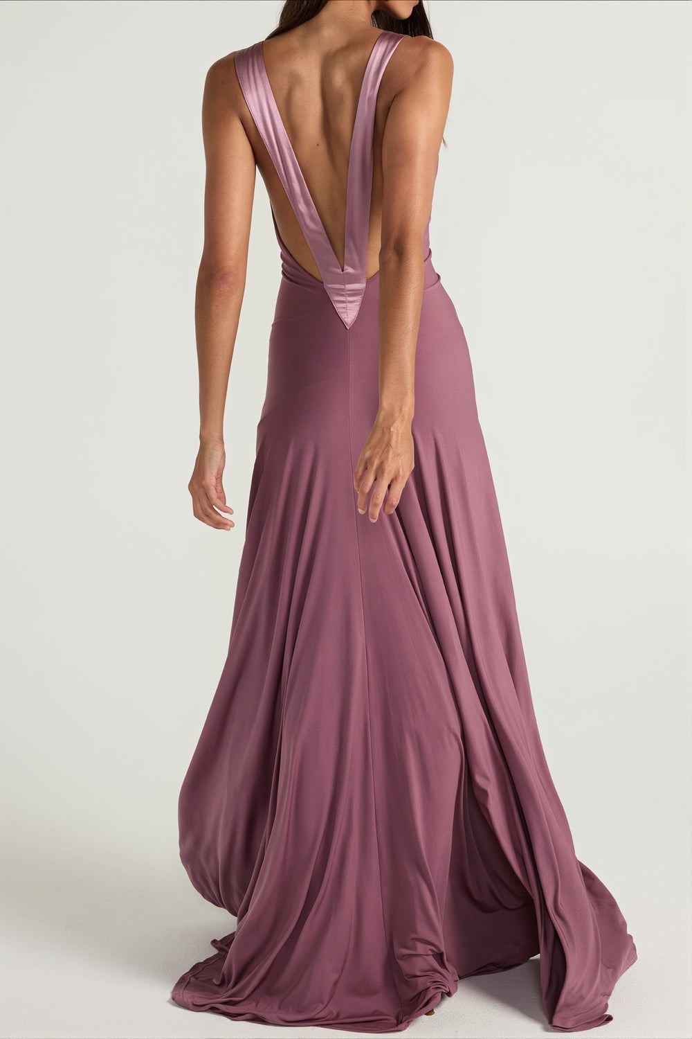 Rückenfreies Maxikleid mit V-Ausschnitt und Satinoptik