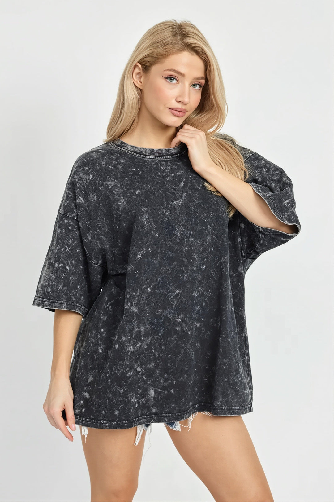 T-Shirt mit Rundhalsausschnitt in Schwarz