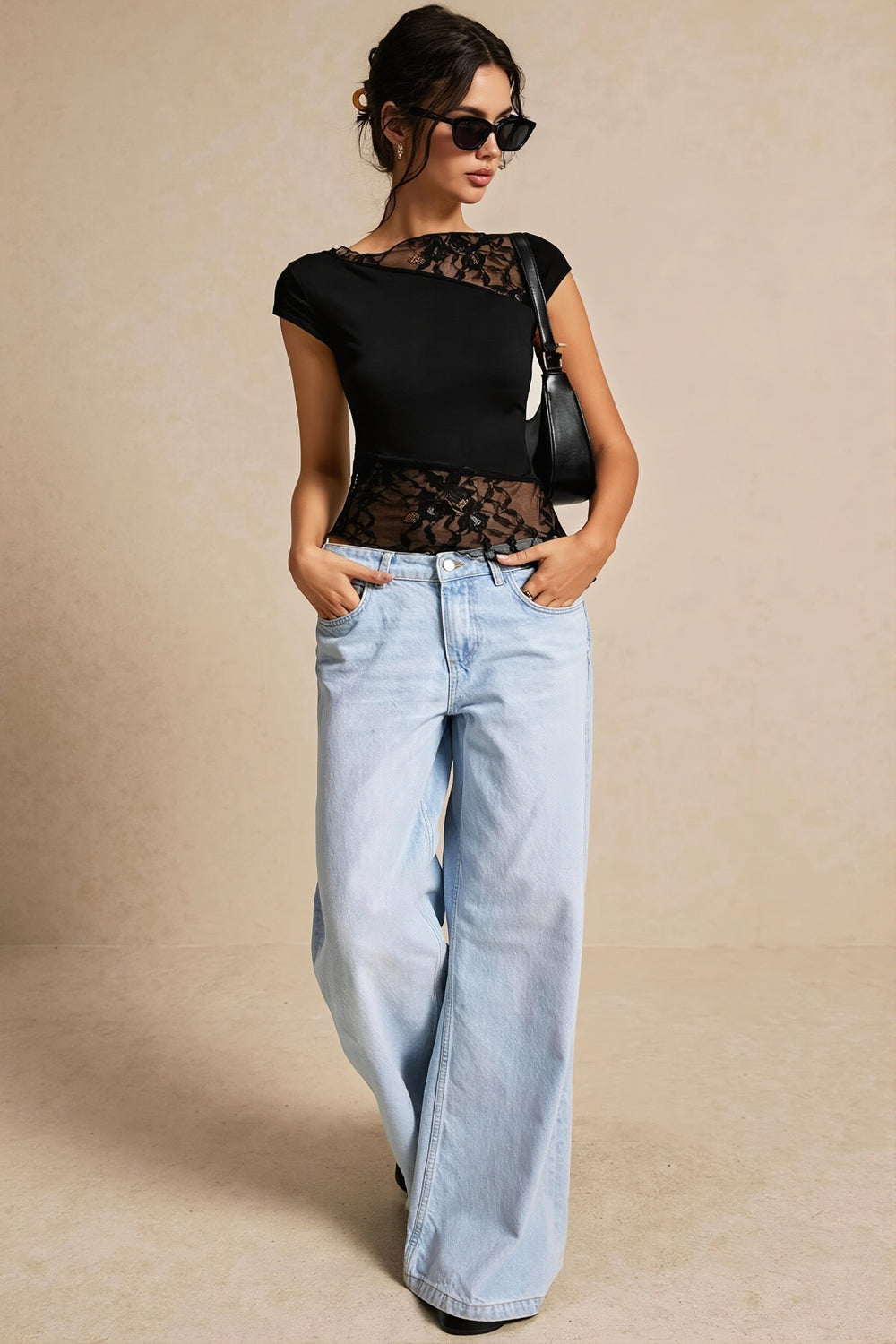 Asymmetrisches T-Shirt mit Patchwork und Spitze