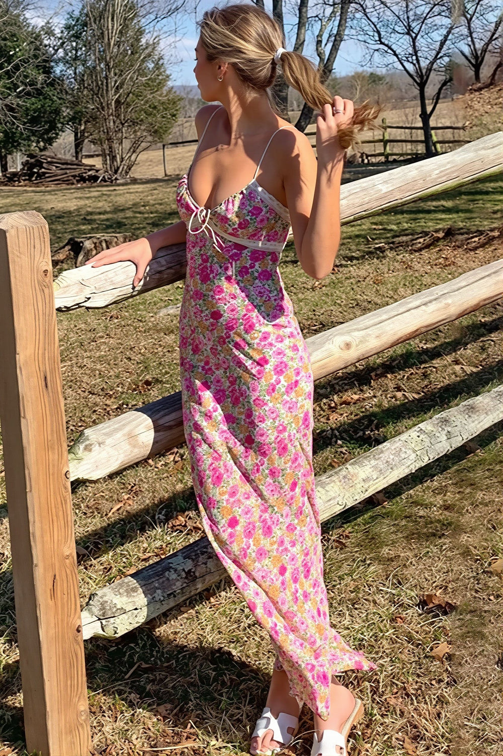 Maxikleid mit Blumenmuster und Spitze in Rosa