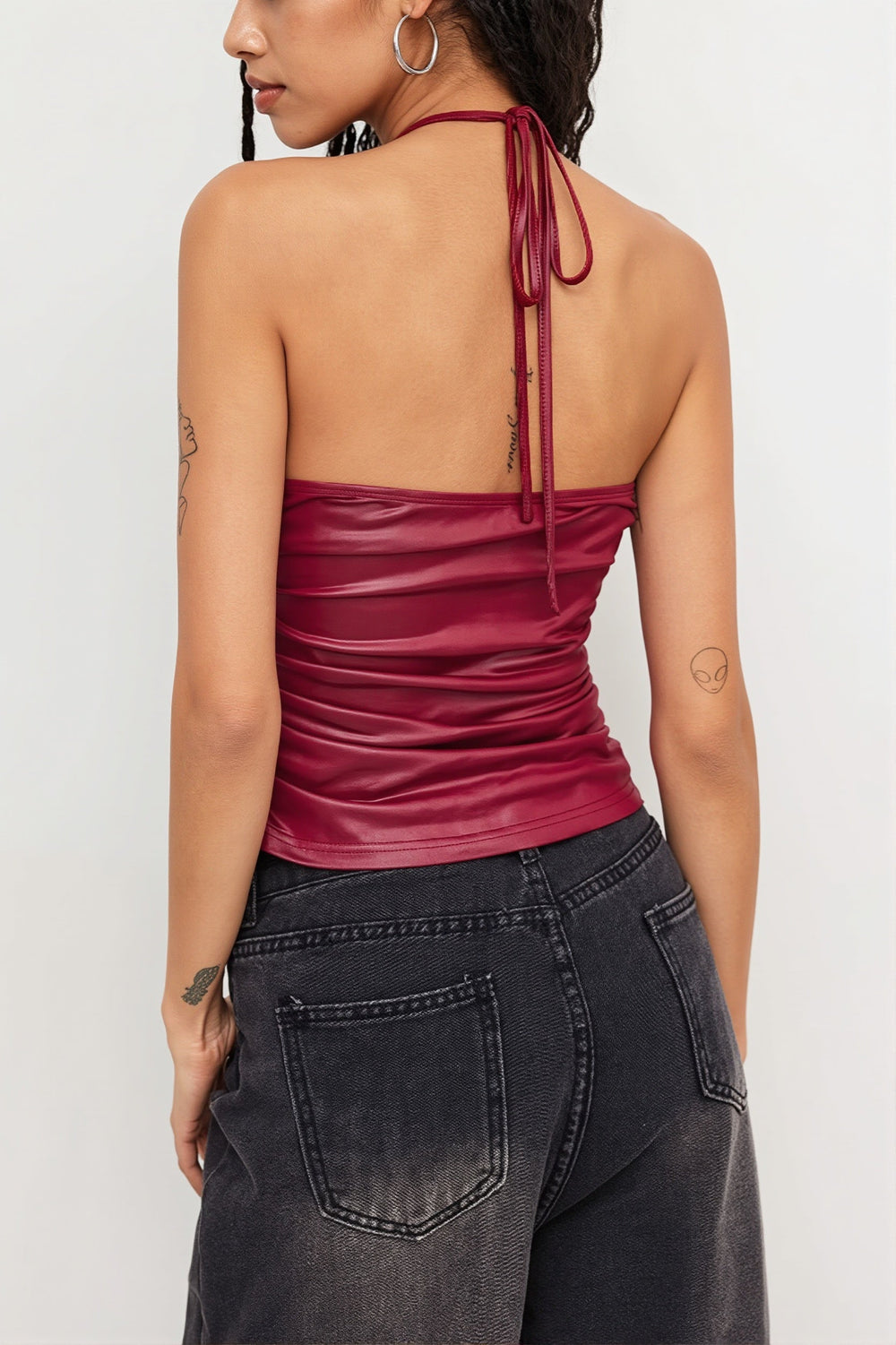 Top mit Neckholder, V-Ausschnitt und Kunstleder