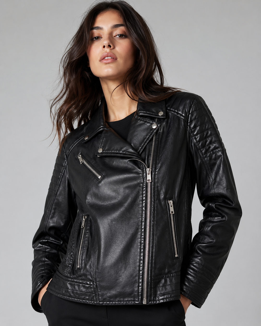 Bikerjacke aus Kunstleder mit asymmetrischem Reißverschluss