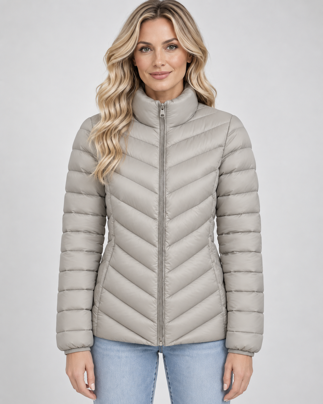Steppjacke mit Chevron-Steppung, Stehkragen und Reißverschluss vorne