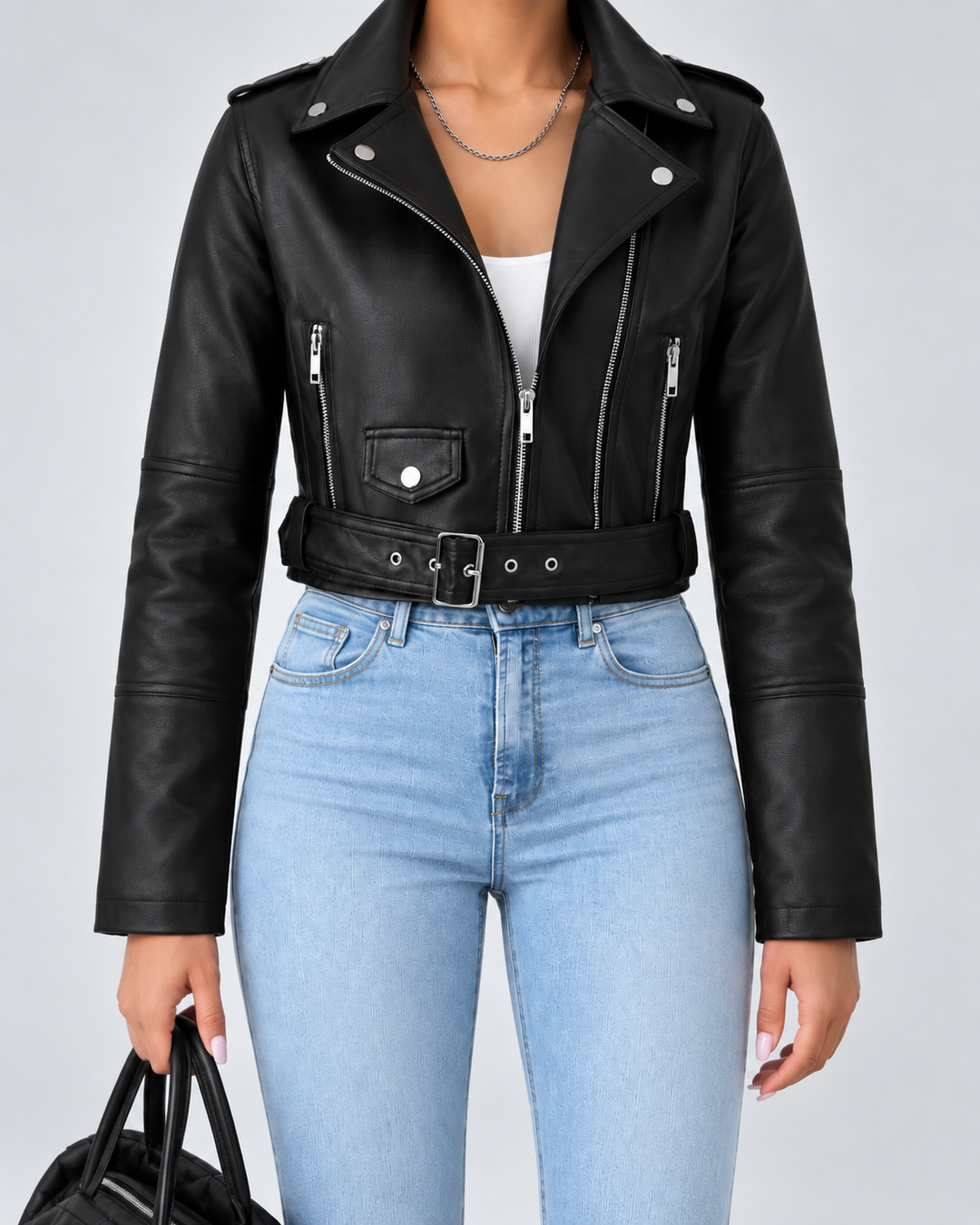 Kurze Bikerjacke aus Kunstleder mit asymmetrischem Reißverschluss und Schnallengürtel