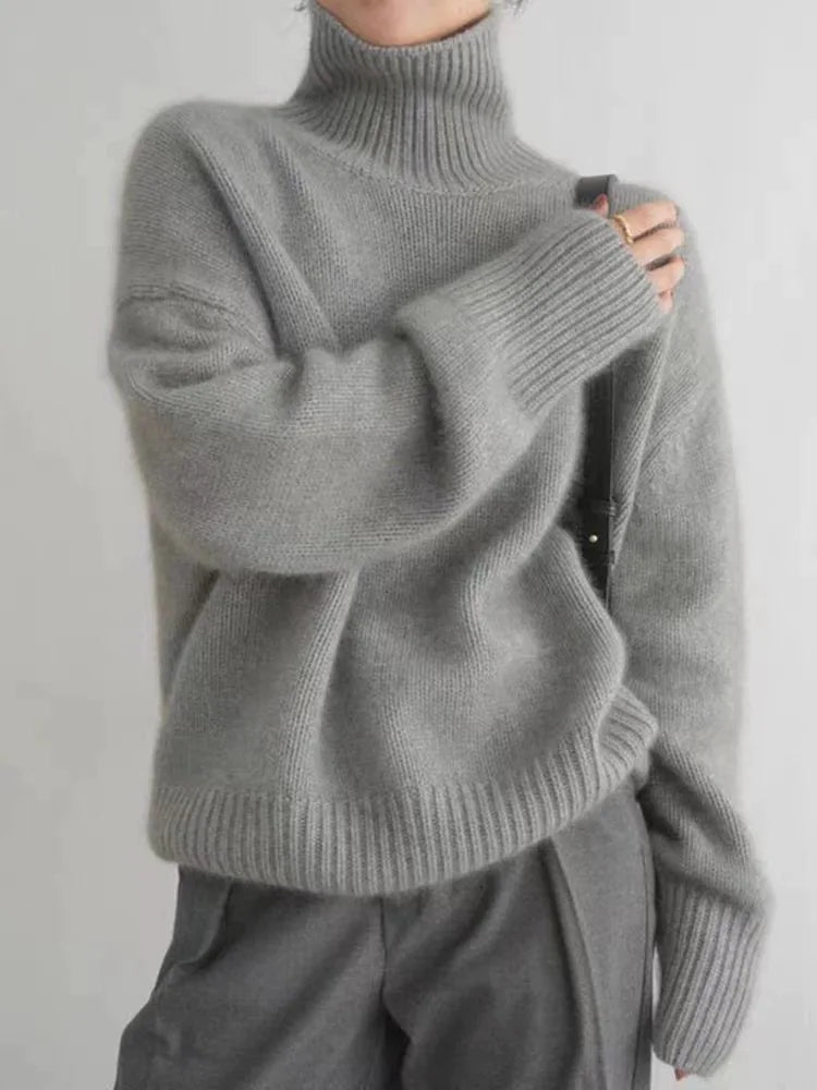 Weicher Oversize-Rollkragenpullover mit Rippbündchen