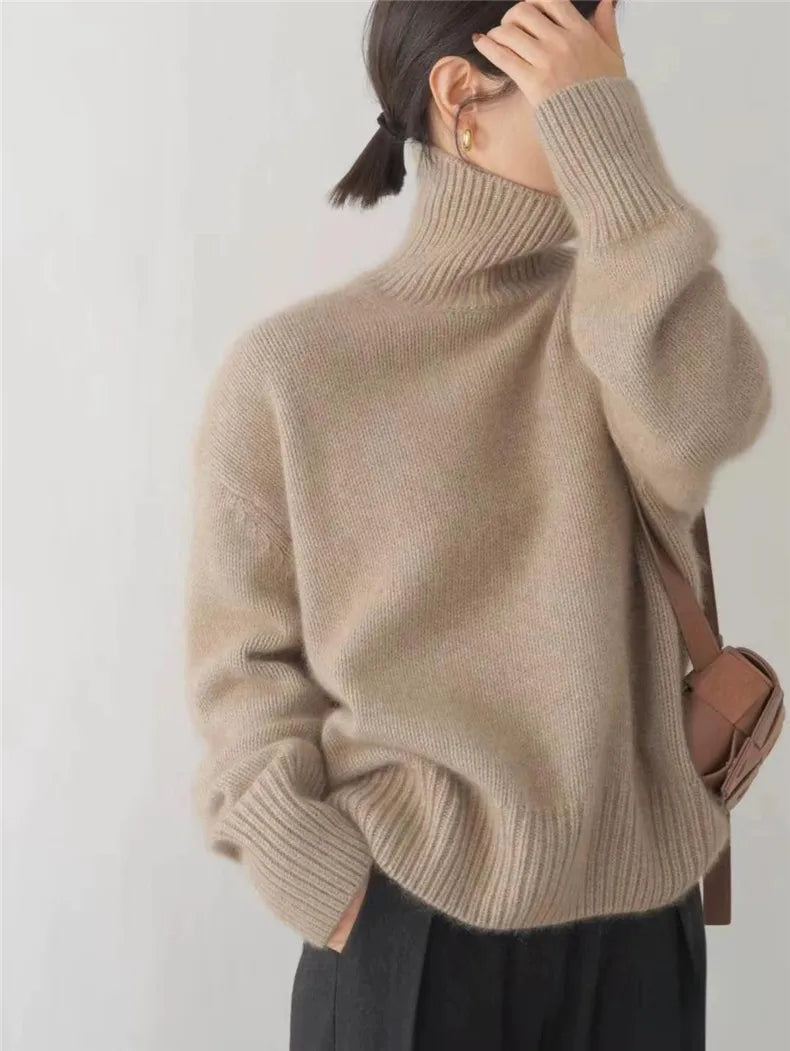 Weicher Oversize-Rollkragenpullover mit Rippbündchen