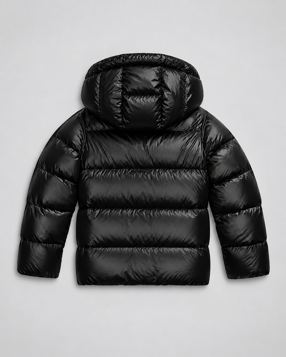 Glänzende wattierte Steppjacke mit Kapuze und Reißverschluss vorne