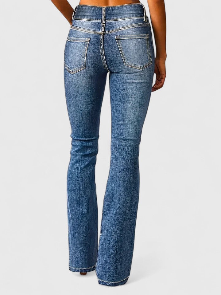 Ausgestellte Jeans mit hohem Bund und Doppelknopf