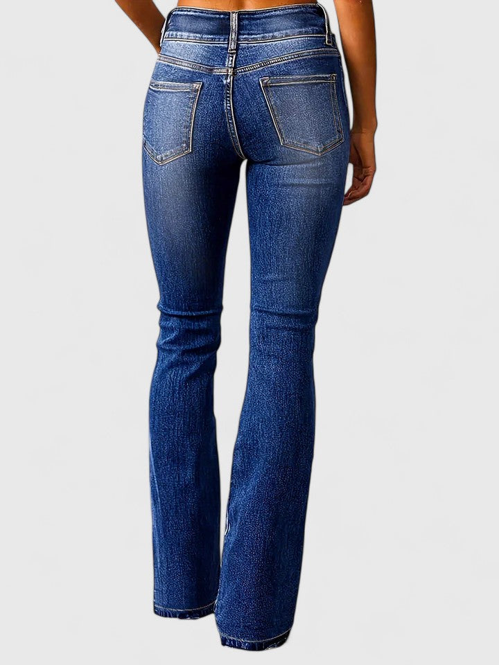 Ausgestellte Jeans mit hohem Bund und Doppelknopf