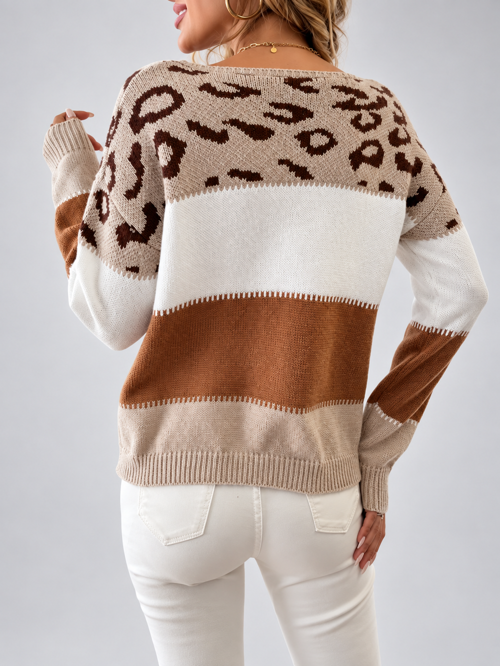 Pullover mit Leopardenmuster, Blockfarben und Rundhalsausschnitt