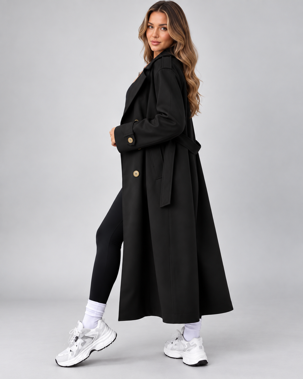 Langer Trenchcoat mit Gürtel und doppelreihiger Knopfleiste