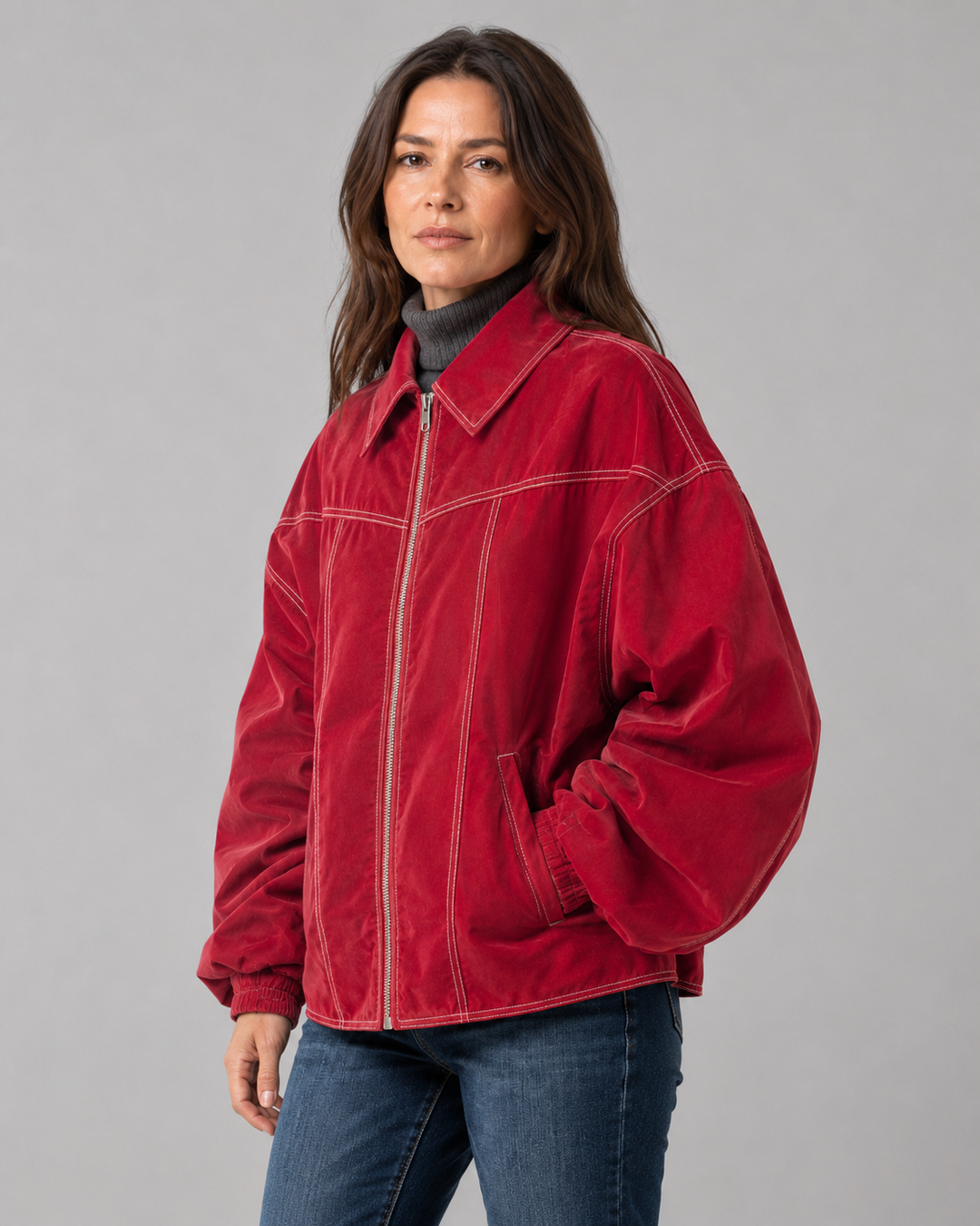 Oversize-Jacke mit Kragen, Reißverschluss vorne und Kontrastnähten