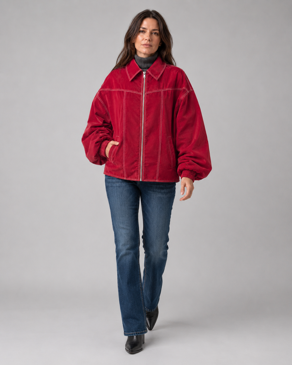 Oversize-Jacke mit Kragen, Reißverschluss vorne und Kontrastnähten