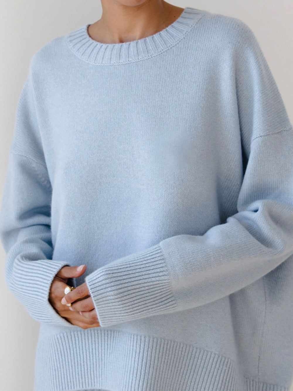 Oversize-Strickpullover mit Rundhalsausschnitt und Rippbündchen