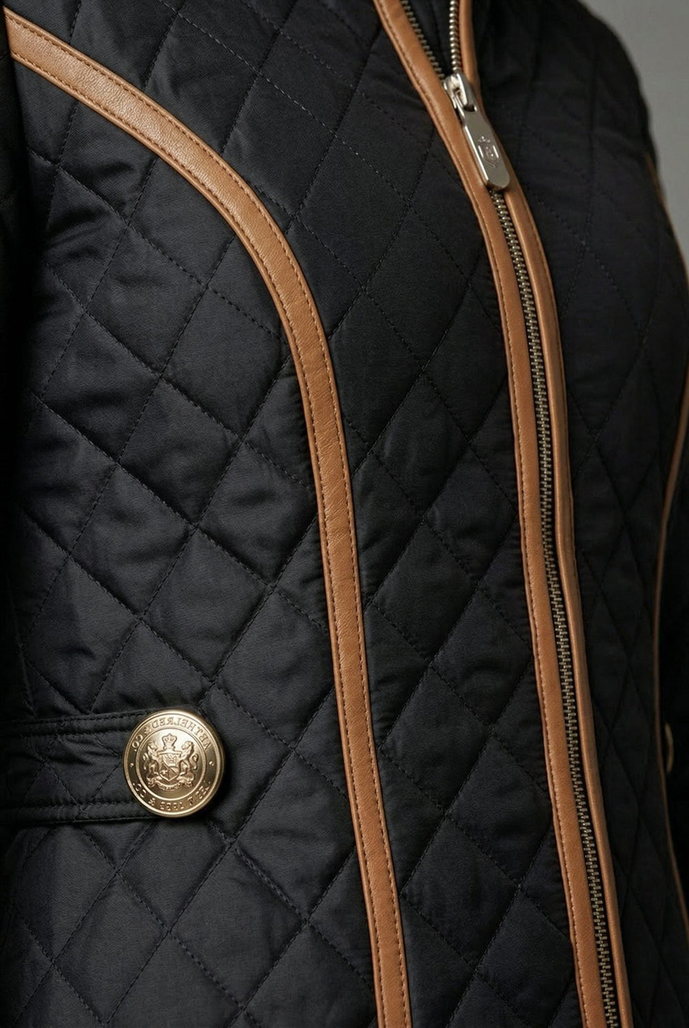 Steppjacke mit Reißverschluss und Stehkragen