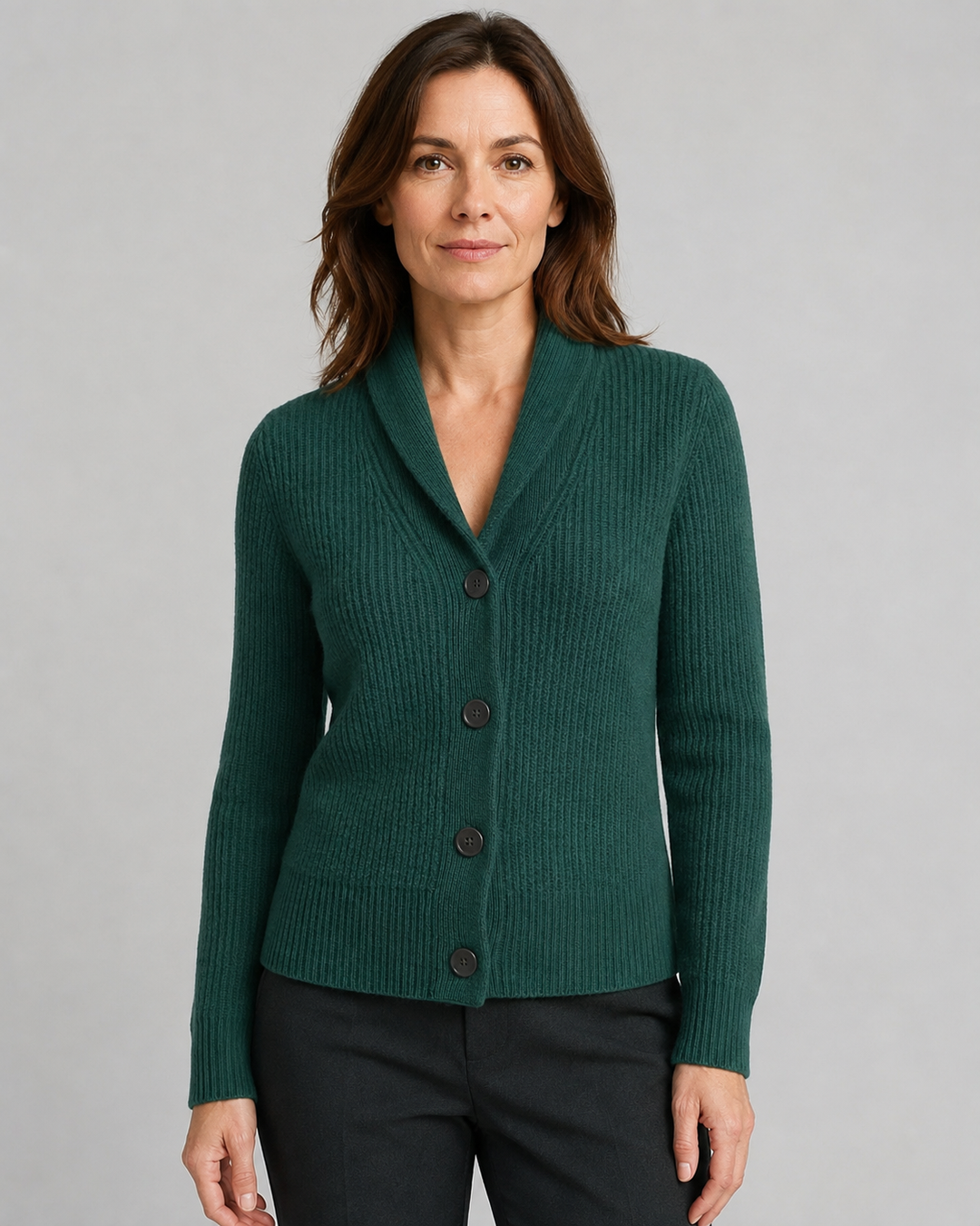 Strickjacke aus Rippstrick mit Schalkragen und Knopfleiste